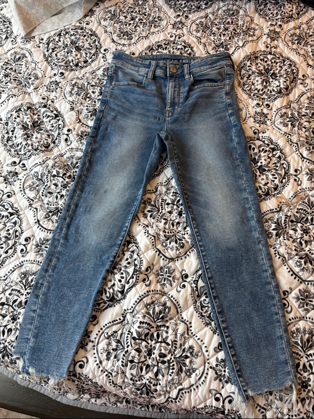 American Eagle Outfitters Medium Wash Skinny Jeans